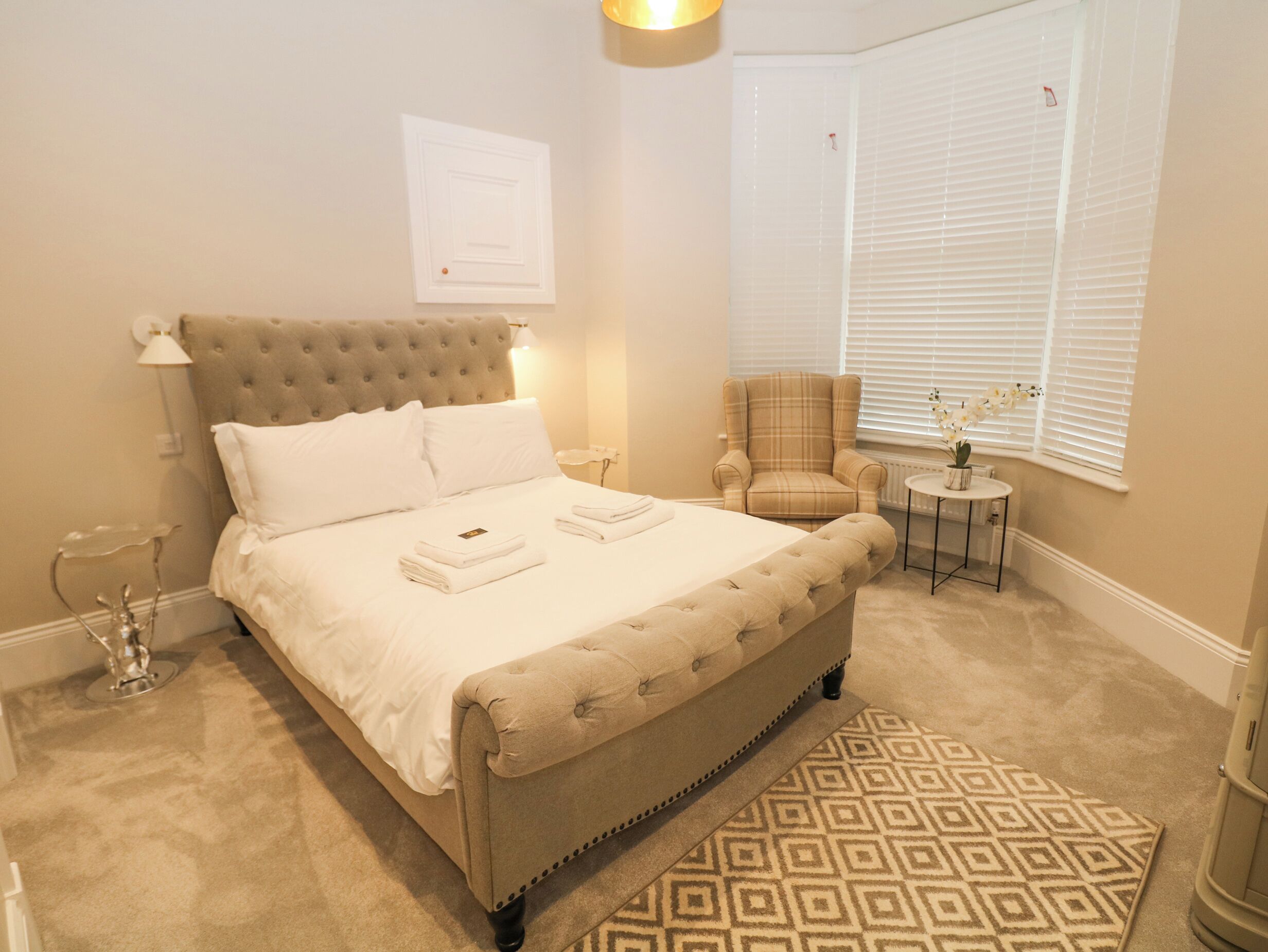 2 bedrooms, individually decorated, individually furnished, free WiFi