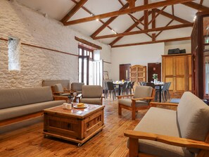 Living area - Brimpts Barn (Yelverton)