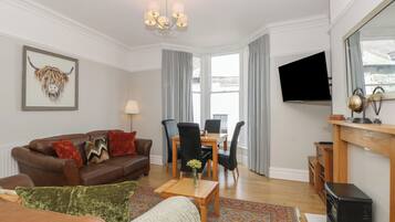 Cottage | Living area