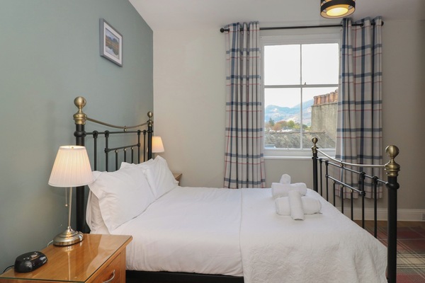Cottage | 3 bedrooms, WiFi (free), individually decorated, individually furnished