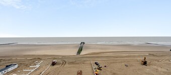 Cosy studio with sea and beach views