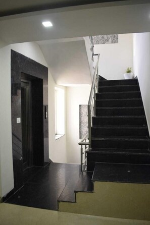 Staircase - Stayllions (Gurugram)