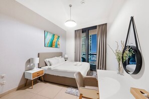 1 bedroom, desk, WiFi