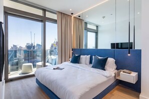 1 slaapkamer, een bureau, een strijkplank/strijkijzer, wifi