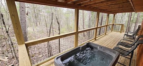 Outdoor spa tub. HotTub, Arcade | Red River Gorge