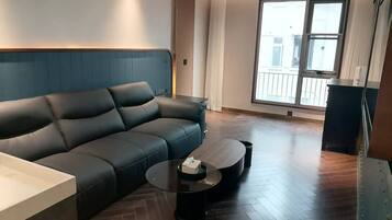 Executive Suite, 1 King Bed, Non Smoking, Pets not allowed