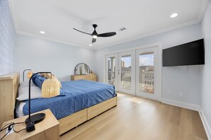 5 bedrooms, iron/ironing board, travel crib, free WiFi - HeatedPoolOasis,  2MinsWalkToBeach, BeachGear (Garden City)