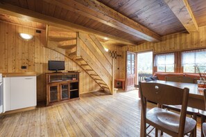 Interior - Beautiful apartment for 4 guests with TV, balcony, pets allowed and panoramic view (Isella)