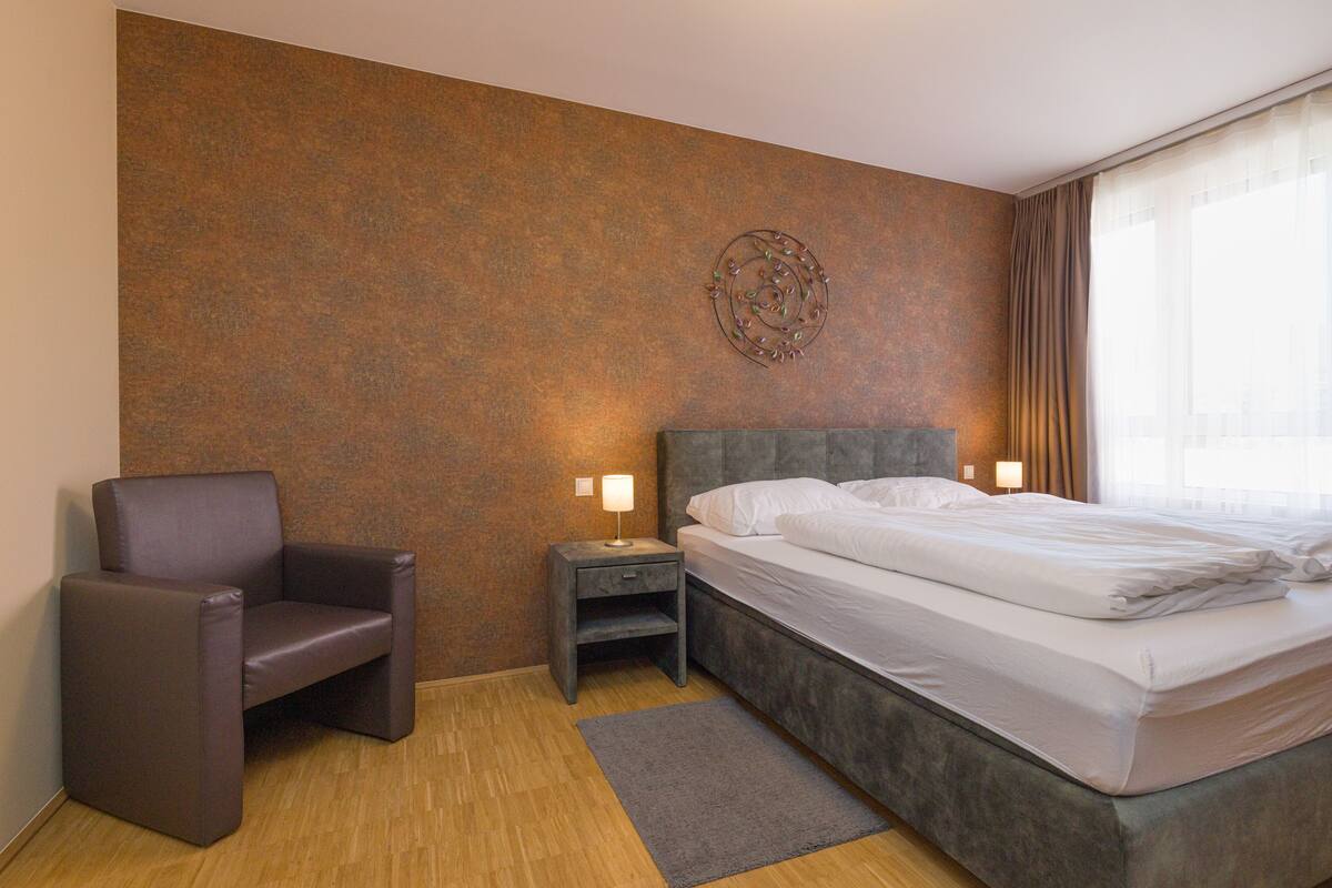 2 bedrooms, iron/ironing board, free WiFi, bed sheets