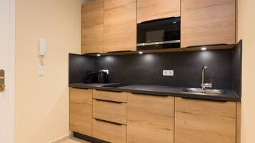 Apartemen, Bebas Asap Rokok | Dapur pribadi | Lemari es besar, microwave, kompor, dan mesin espresso