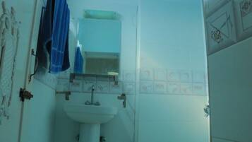 Double Room | Bathroom