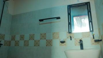 Family Room | Bathroom