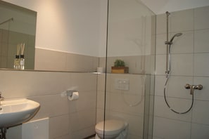 Shower, towels