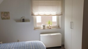 2 bedrooms, bed sheets