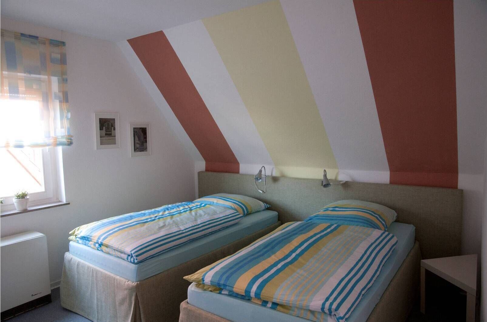 2 bedrooms, bed sheets