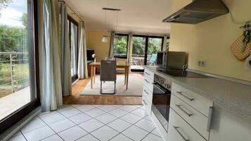 Kühlschrank, Mikrowelle, Herdplatte, Geschirrspüler