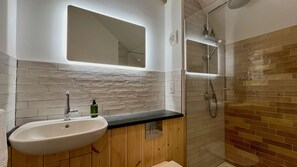 Apartament, 2 dormitoris (Y Llofft Stabl) | Bany | Articles de tocador respectuosos amb el medi ambient i tovalloles 