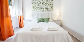 2 chambres, fer et planche à repasser, Wi-Fi, draps fournis