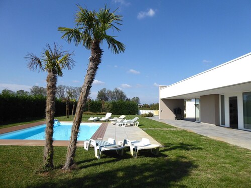 Wonderful private villa for 8 guests with WIFI, A/C, private pool and veranda, close to Padua