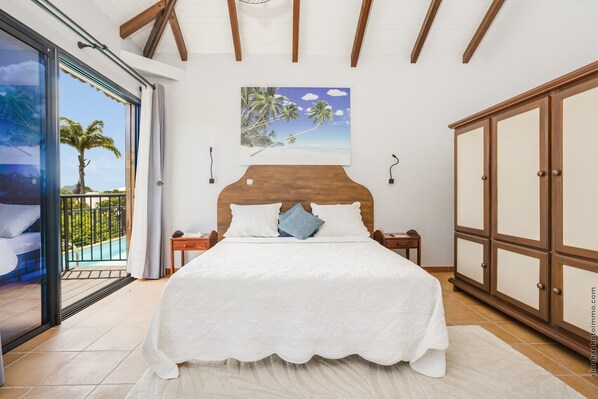 1 chambre, fer et planche à repasser, lit de bébé portatif, Wi-Fi