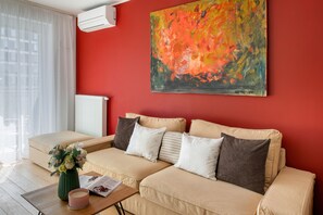 Apartment, 1 Bedroom, Balcony | Living room