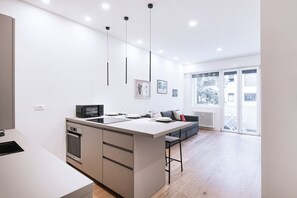 Fridge, microwave, oven, stovetop