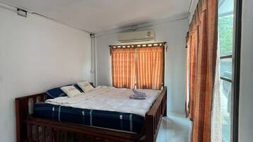 Basic Room | Free minibar items