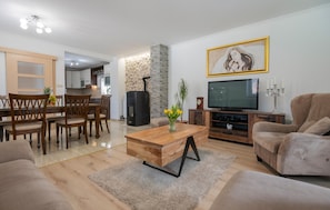 Interior - Nice home in Dobrince (Dobrince)
