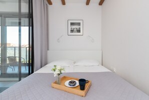 1 bedroom, soundproofing, bed sheets