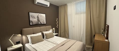 2 bedrooms, in-room safe, iron/ironing board, free WiFi