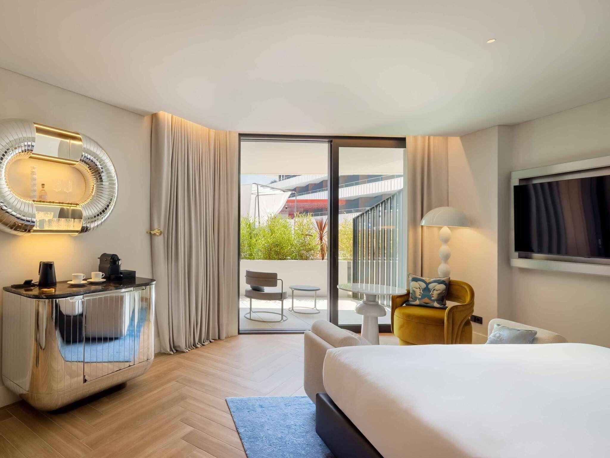 Studio, 1 King Bed (Euphoria) | Egyptian cotton sheets, premium bedding, down comforters