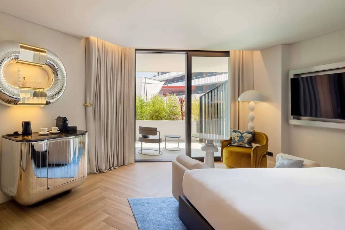 Studio, 1 King Bed (Euphoria)