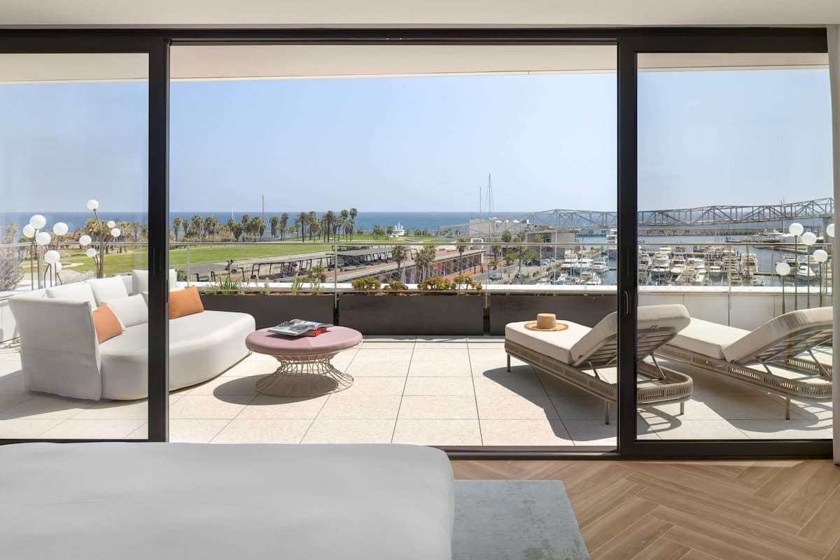 Studio Suite, 1 King Bed (Luxuriate)