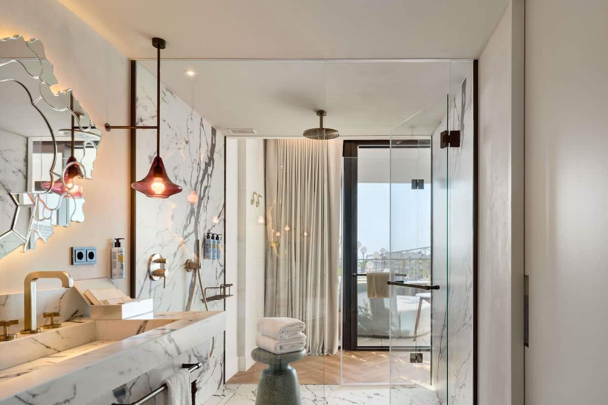 Suite Studio, 1 très grand lit (Luxuriate)