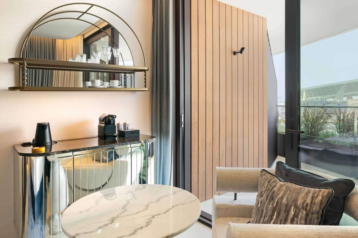 Egyptian cotton sheets, premium bedding, down duvets, Tempur-Pedic beds