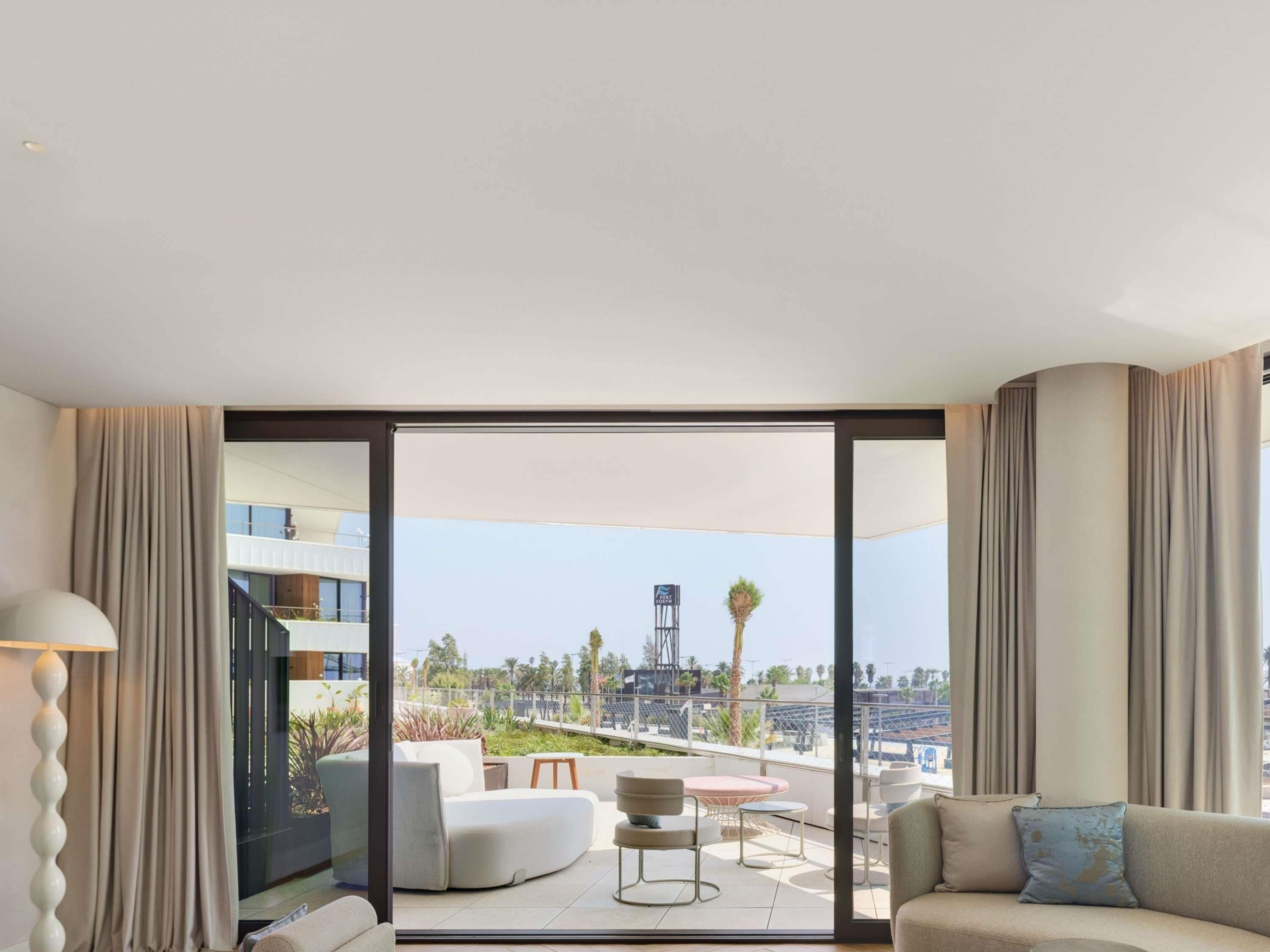 Studio, 1 King Bed, Marina View (Euphoria)