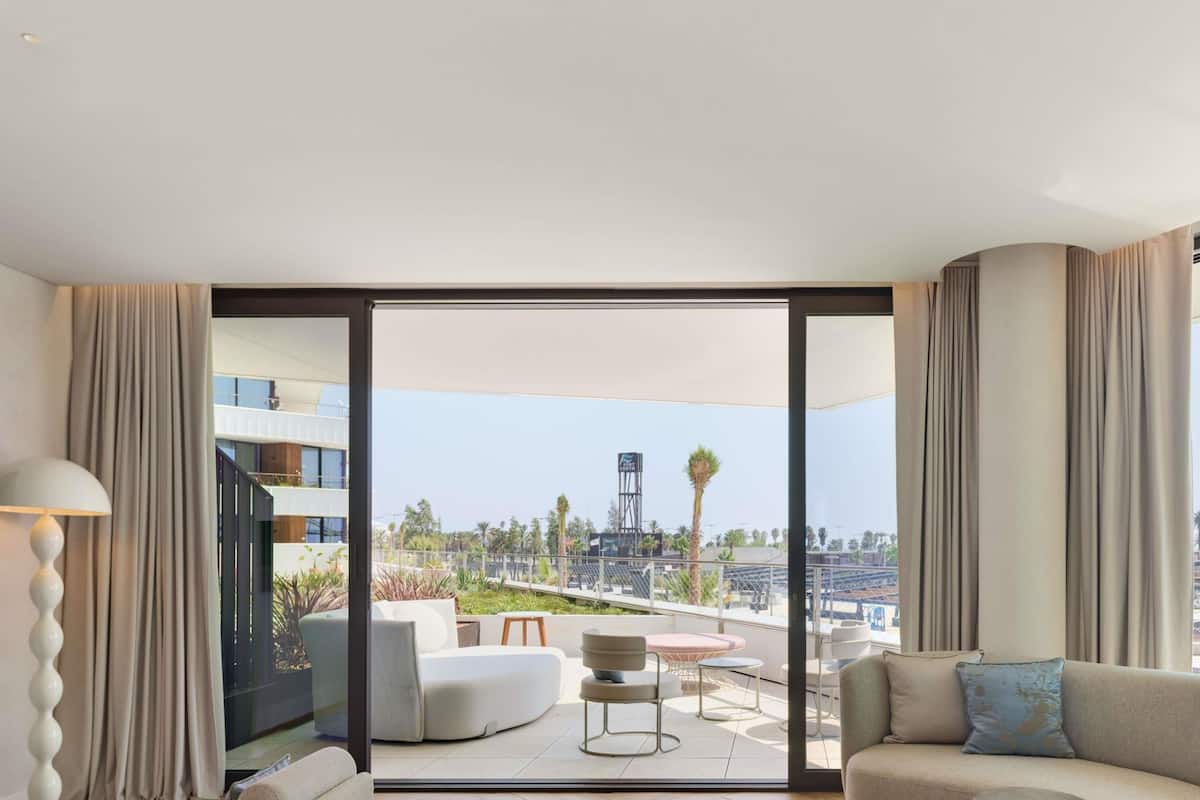 Studio, 1 King Bed, Marina View (Euphoria)