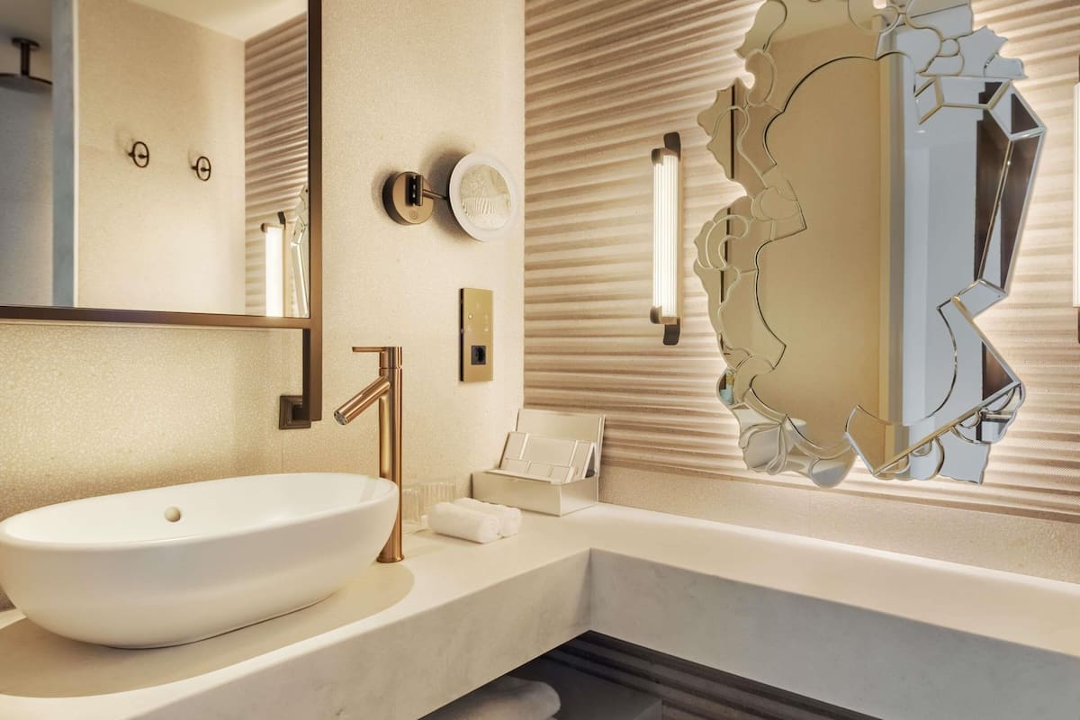 Captivate Twin Marina View