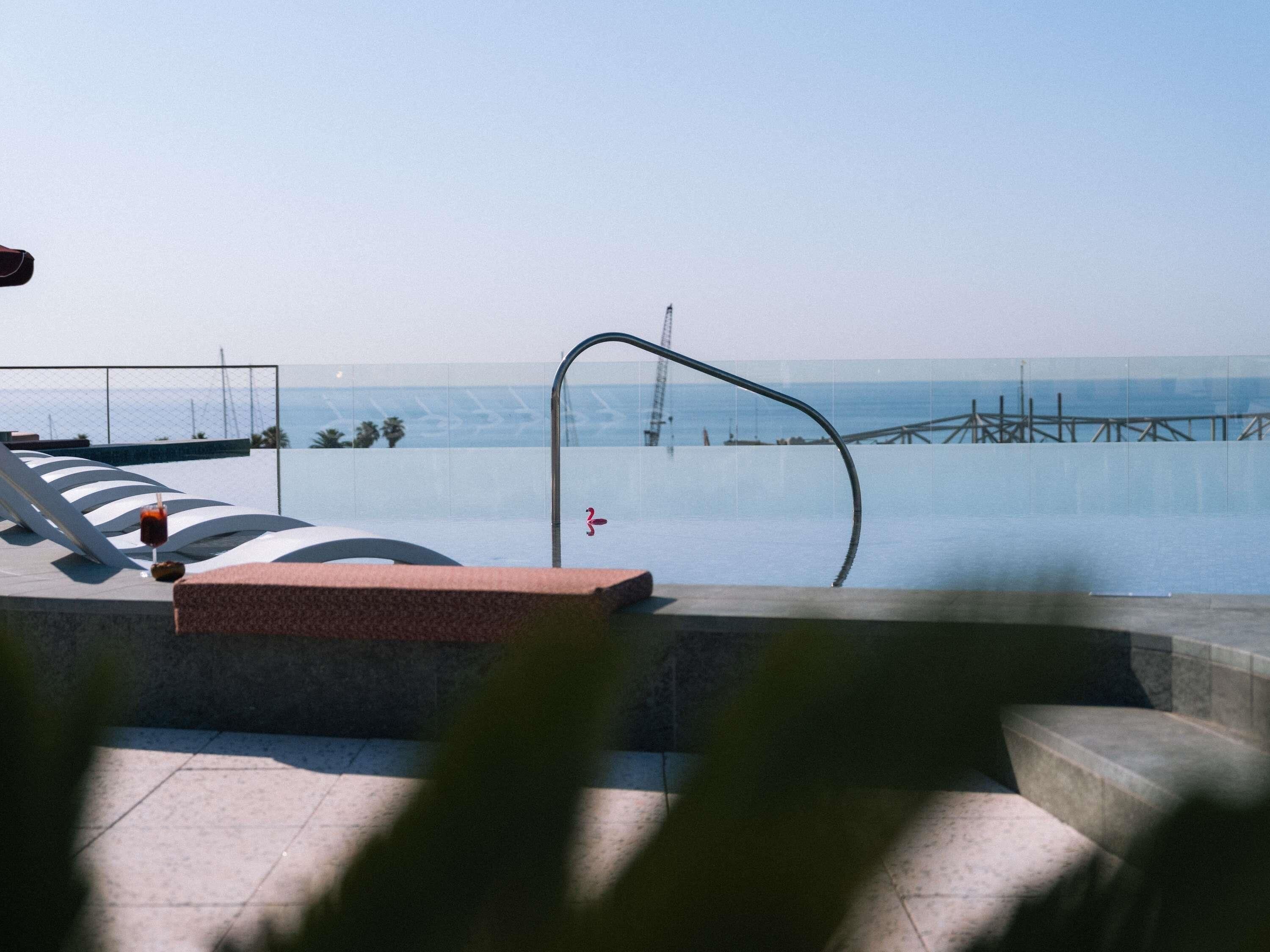 3 outdoor pools, free pool cabanas