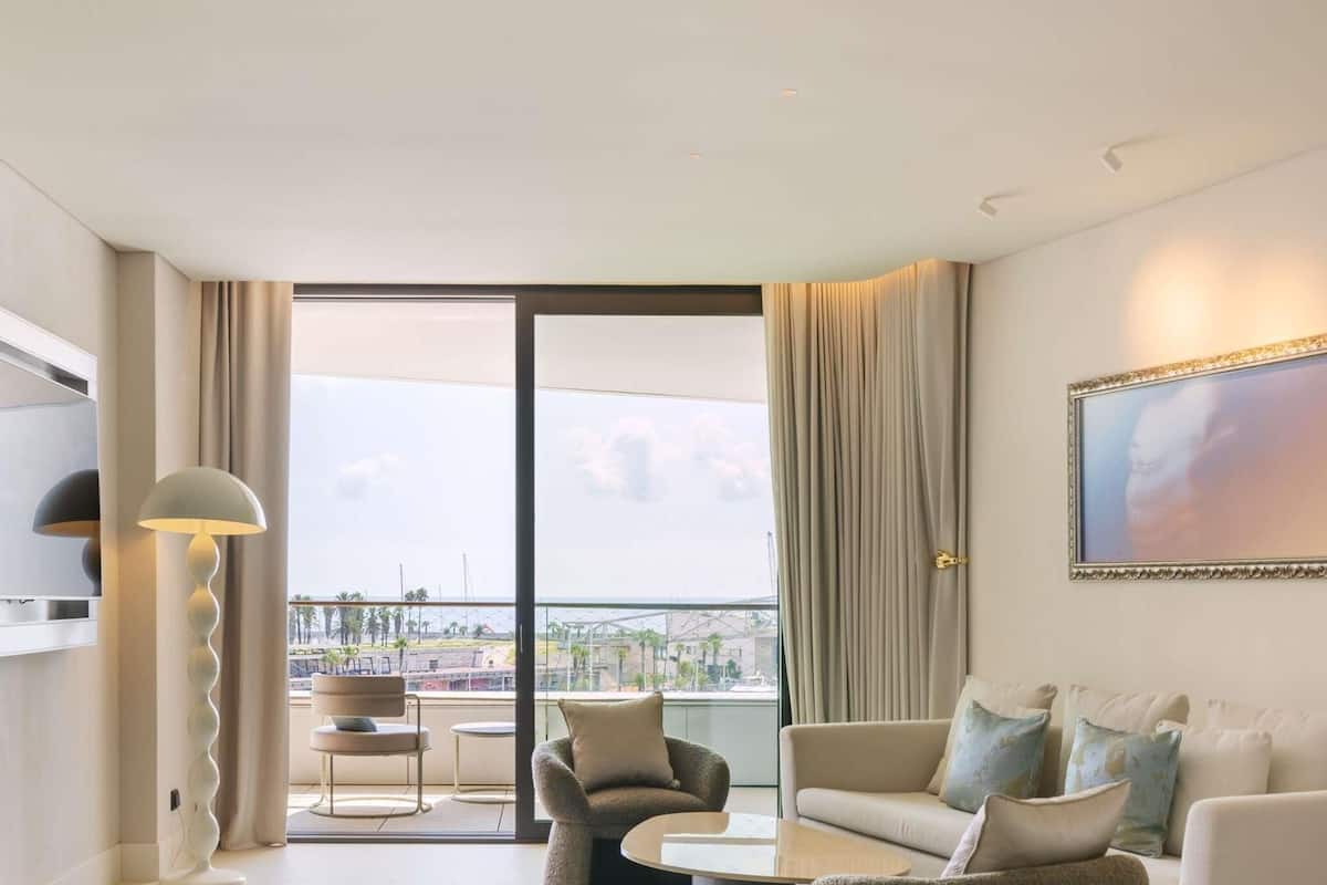 Apartment, 1 King Bed (Euphoria)