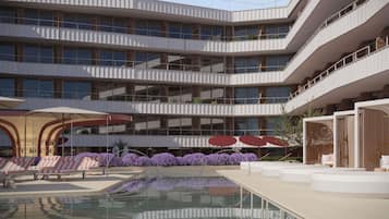 3 outdoor pools, free pool cabanas