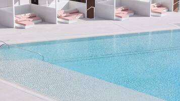 3 piscinas al aire libre, cabañas de piscina gratuitas