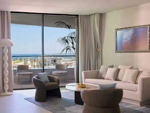 Apartment, 1 King Bed (Euphoria) | 1 bedroom, Egyptian cotton sheets, premium bedding, down comforters