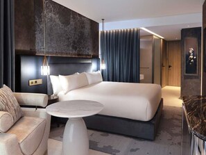 Egyptian cotton sheets, premium bedding, down comforters - SLS Barcelona (Sant Adria de Besos)