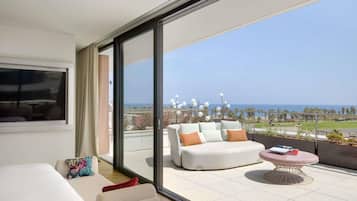 Studio Suite, 1 King Bed (Luxuriate)