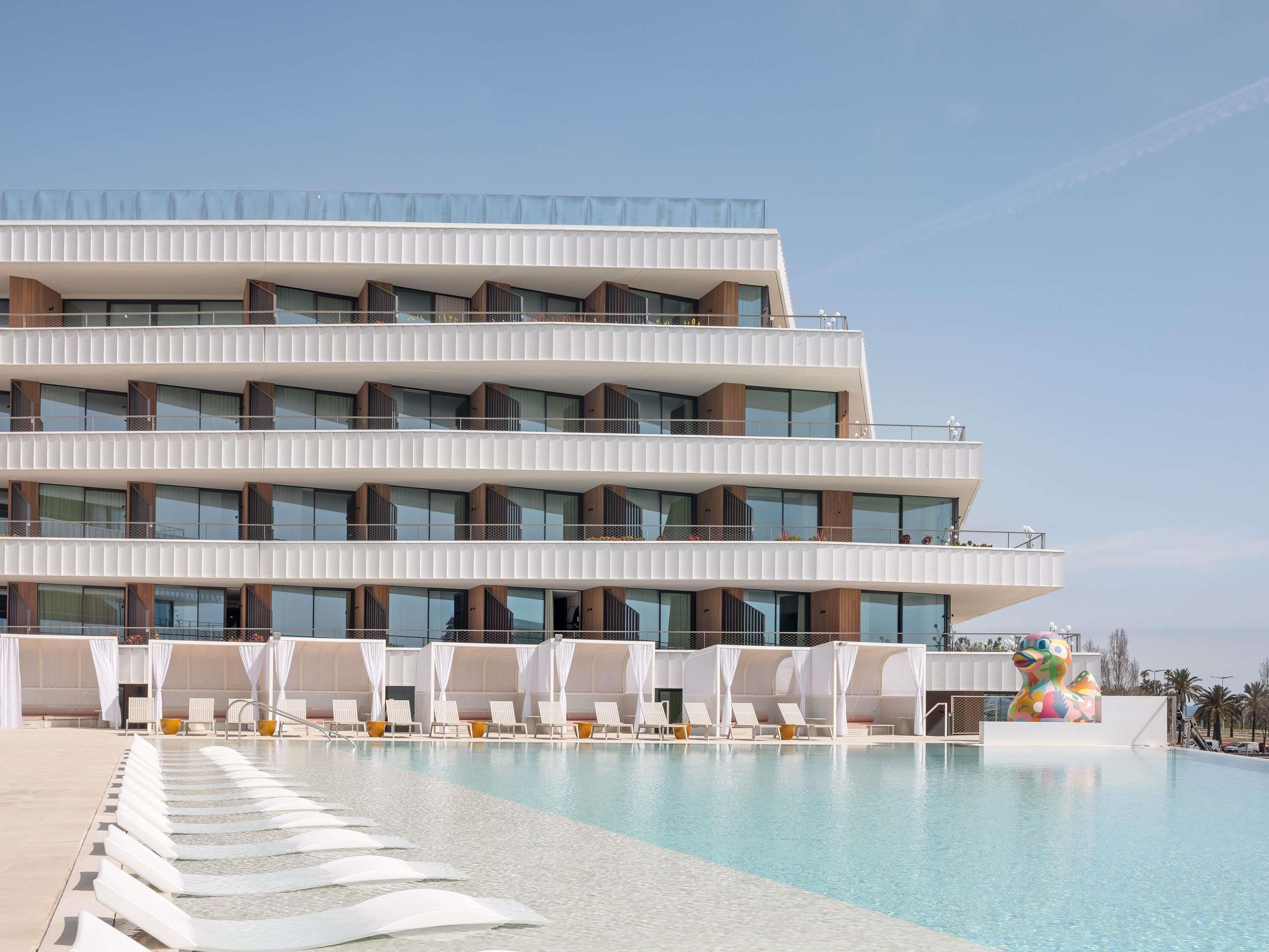 3 piscinas al aire libre, camas de piscina gratis
