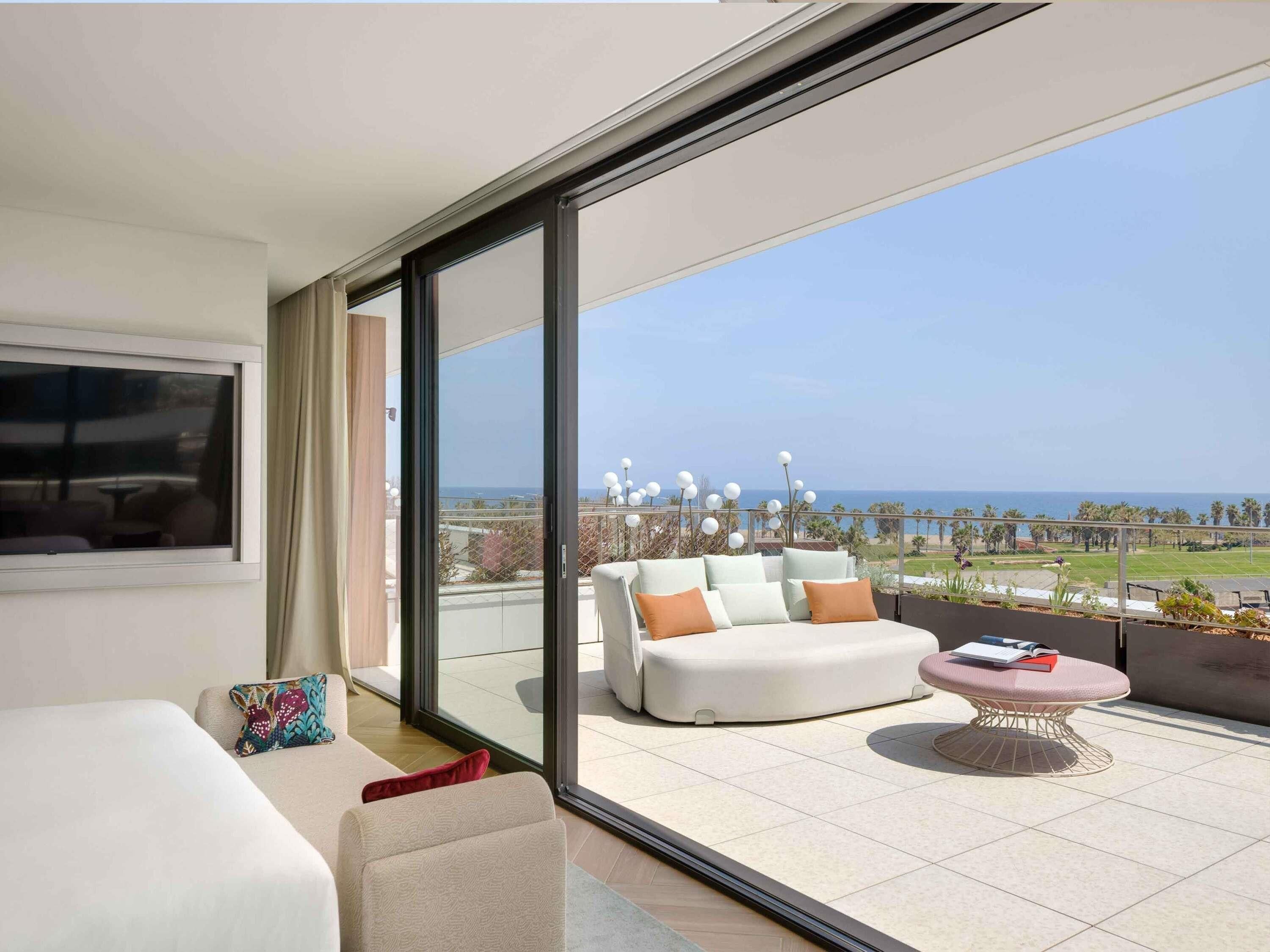 Studio Suite, 1 King Bed (Luxuriate) | Egyptian cotton sheets, premium bedding, down comforters