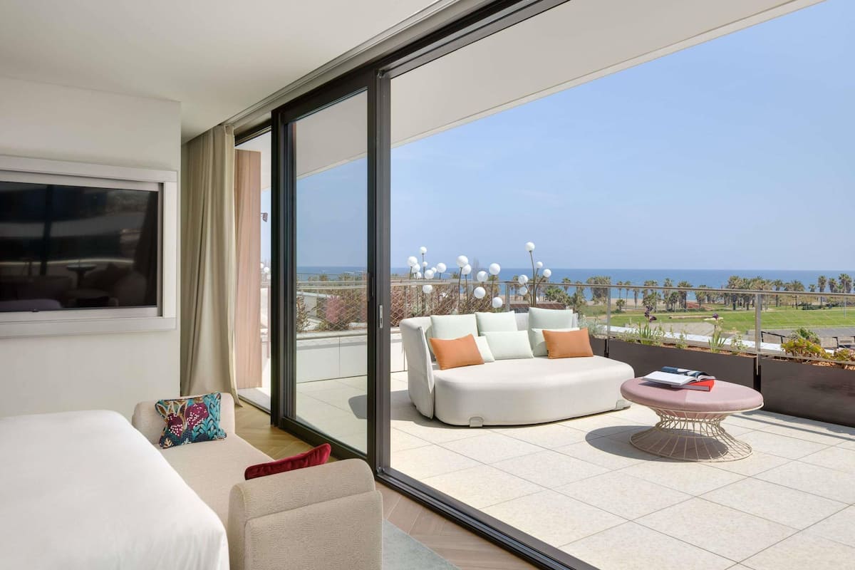 Studio Suite, 1 King Bed (Luxuriate) | 1 bedroom, Egyptian cotton sheets, premium bedding, down comforters