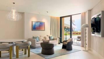 Apartment, 1 King Bed (Euphoria) | Egyptian cotton sheets, premium bedding, down duvets, Tempur-Pedic beds