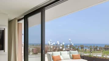 Studio Suite, 1 King Bed (Luxuriate) | 1 bedroom, Egyptian cotton sheets, premium bedding, down comforters